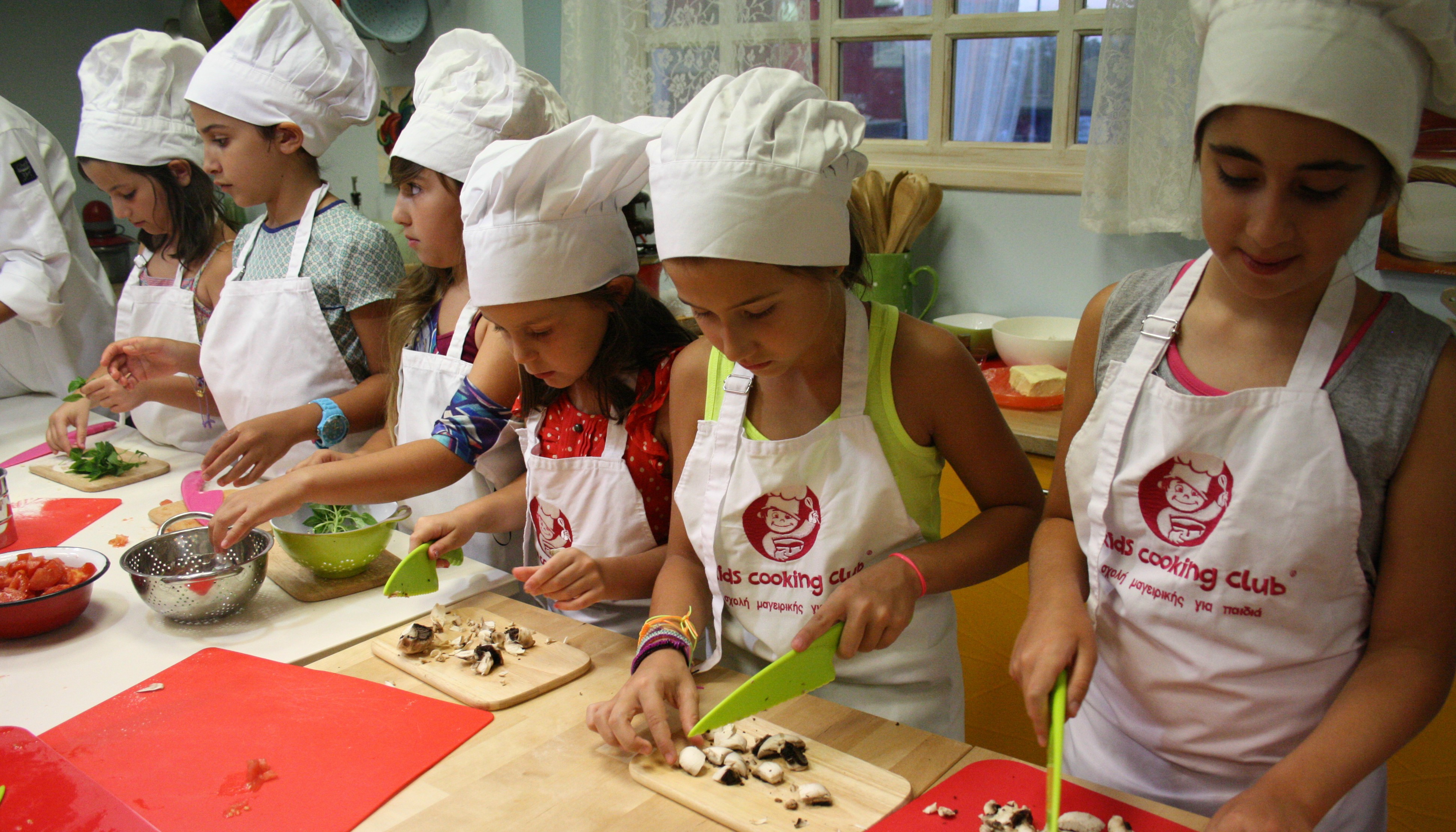 KIDS COOKING CLUB